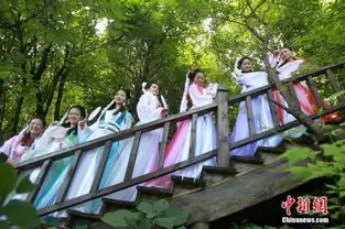 七仙女下凡结伴同游闲逛河南老君山