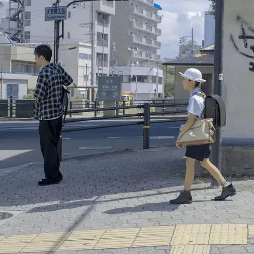 头像男ins蓝色背景