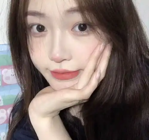 女生头像ins高级质感超级干净温柔
