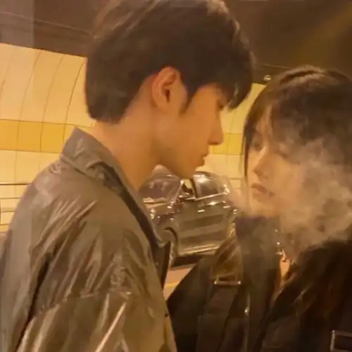 情侣头像慢慢的学会用最温柔的眼光看待所有人.