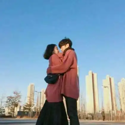 qq情侣头像一个人一对