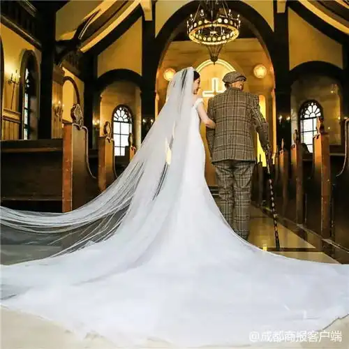 穿婚纱情侣头像一男一女