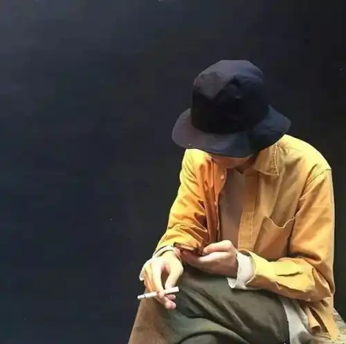 抽烟男女头