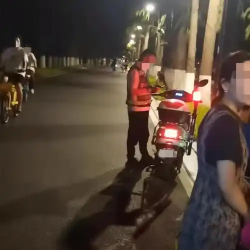 湖北女子骑10万的单车,被共享单车撞报废,事主听到价格傻眼了