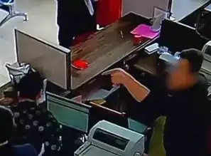 别断章取义,情侣领证遭辱骂的真相是...