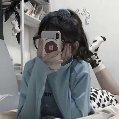 qq情侣头像一个人闺蜜