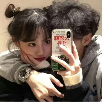 从不主动联系你的女生,若有这3种表现,她摆明了喜欢你