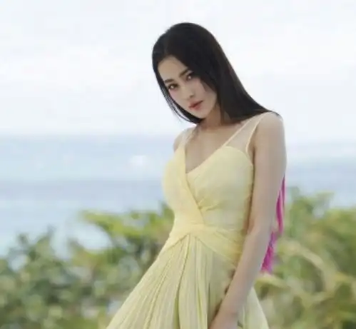 张馨予被问婚礼是否请李晨,霸气甩下7字,网友有军嫂的气势
