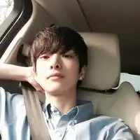 气质男神qq头像他曾说爱她不爱我