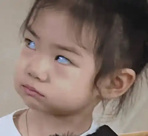 戚薇女儿翻白眼头像