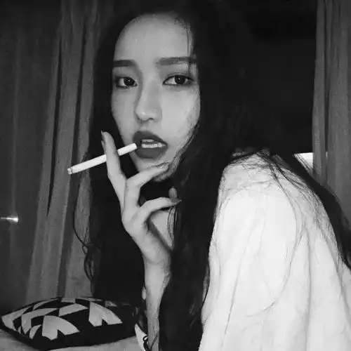 复古头像男抽烟女生