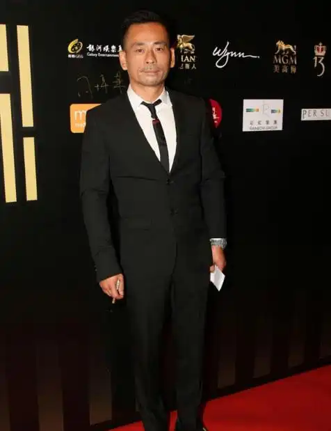 背景比向华强还强大,名下拥有20家赌场,身价已超百亿