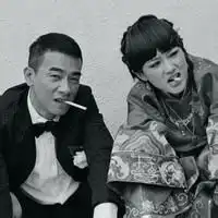 情侣头像一人一张像素风