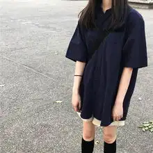 牛仔布深蓝色短袖衬衫