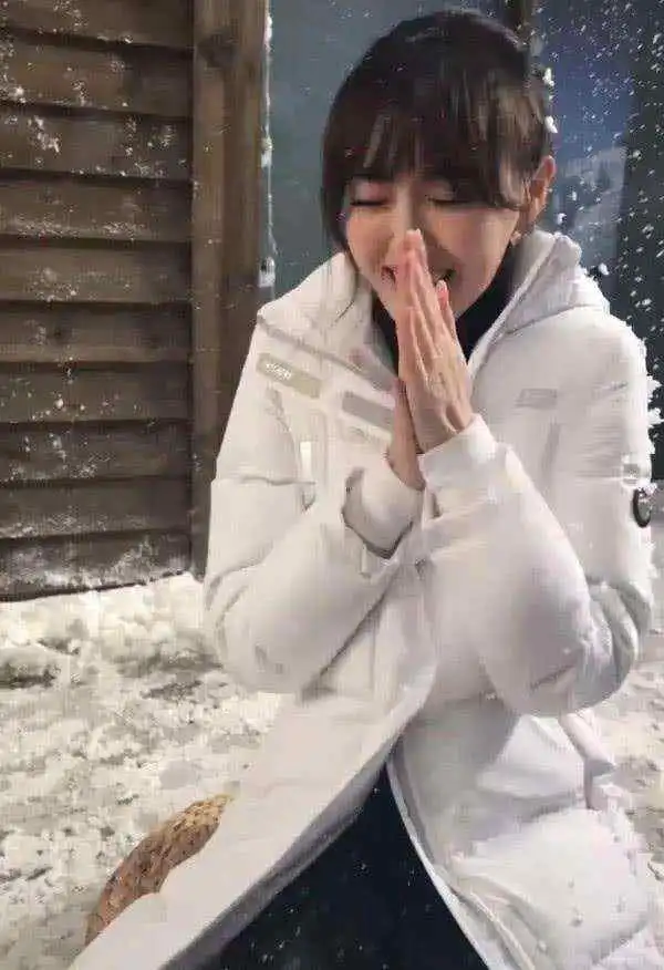 唐嫣现身抖音,卖萌撒娇秀演技,要不是最后一幕,我差点就信了唐嫣