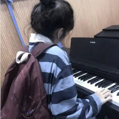 校园女生同桌头像一左一右