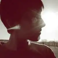 帮找个在夕阳下的男生头像,情侣头像