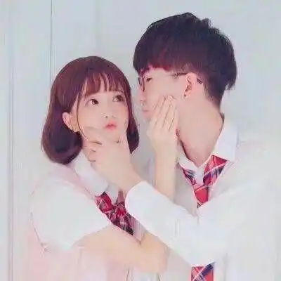 奶龙情侣头像一对两张