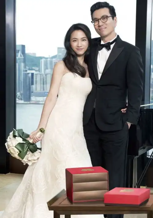 穿婚纱情侣头像一男一女