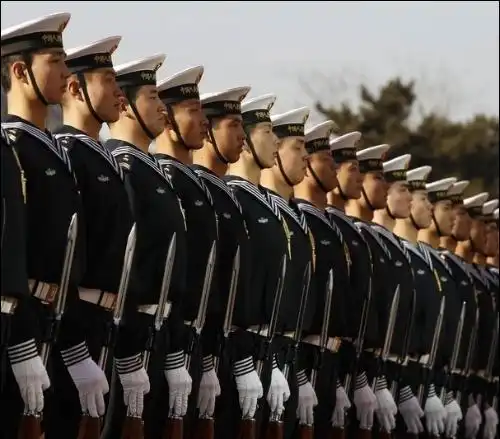 水兵服是什么样子的蓝色白色