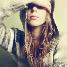 寻找一个男生捂头的头像图片