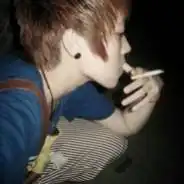 qq男生吸烟头像