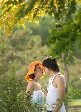 photoshop给树林情侣加上柔和的粉黄色