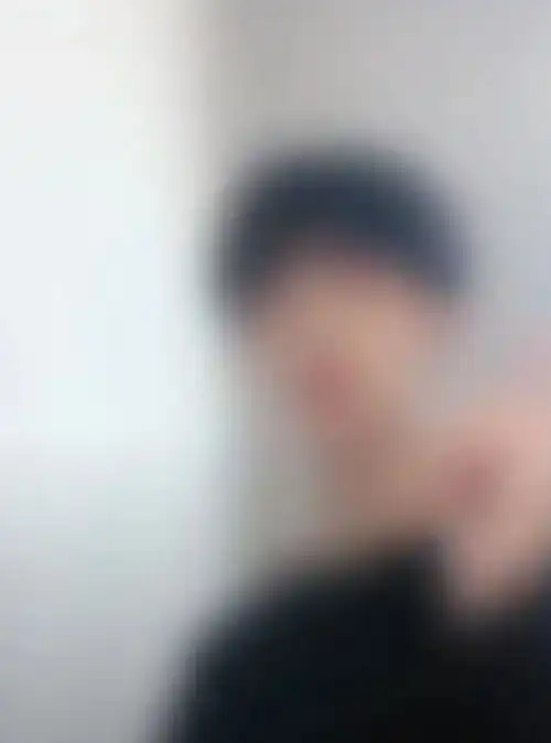 抖音吴世勋和抖音朴灿烈直播间狭路相逢,关滤镜就是诈骗组合啊