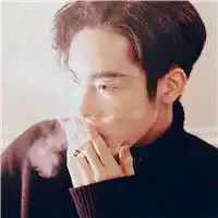 寂寞的人只能自己抽支烟帅哥抽烟头像