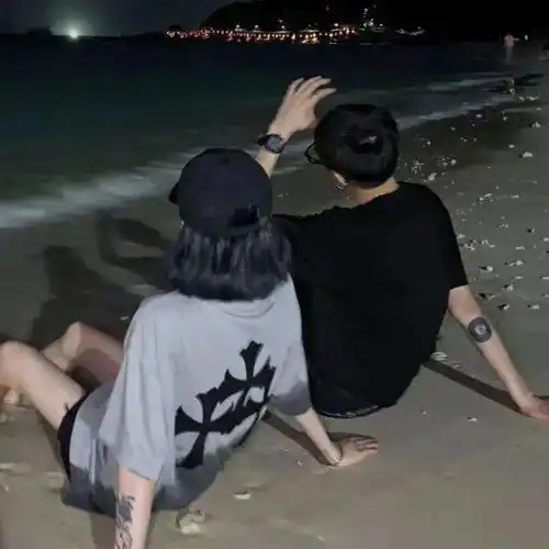 情侣头像你是不是喜欢我