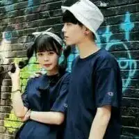 夏洛克华生情侣头像爱我,就要一直伴我