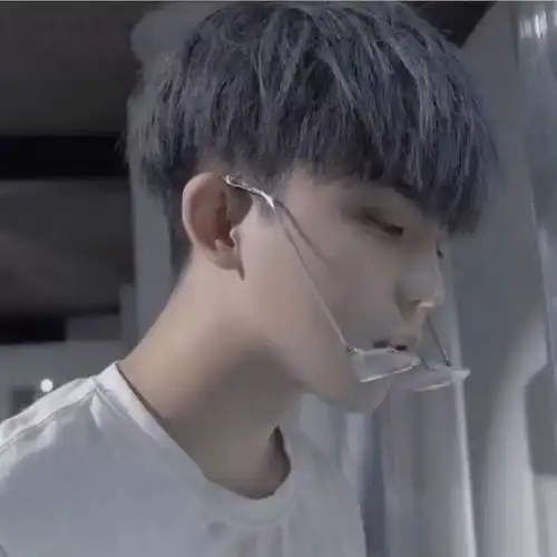 帅一点又带点暧昧的情侣