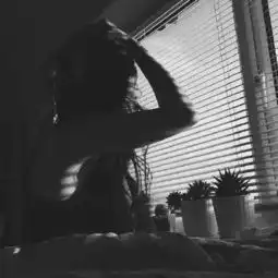 捂着眼睛的头像
