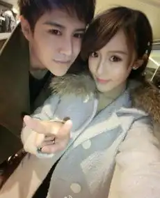 帅一点又带点暧昧的情侣
