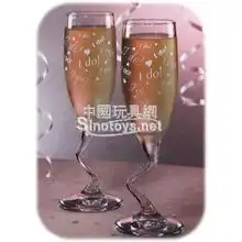 兼具趣味与实用的香槟酒杯