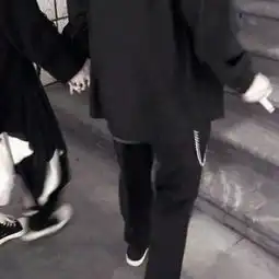 这个头像有没有另一半呀