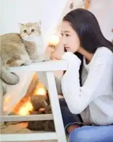 关晓彤时尚抢镜19岁亲授护肤小窍门