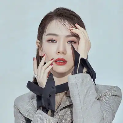 戚薇霸气头像