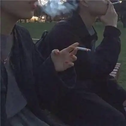 复古头像男抽烟介意