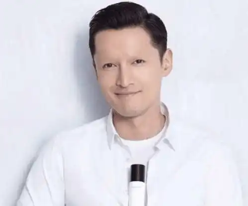 当红男星如果没有了眉毛,胡歌丑,杨洋不忍看,只有他经住了考验