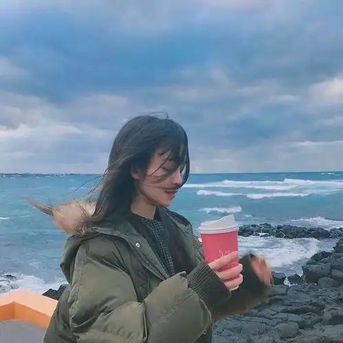 情侣头像最疼的疼是原谅,最黑的黑是绝望