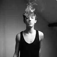 带文字的男生头像图片