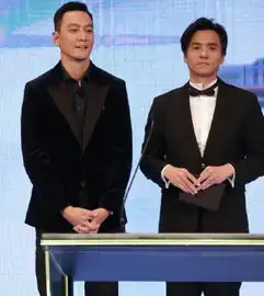 吴彦祖冯德伦谢霆锋同台颁奖,三大气质男神同框太养眼