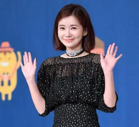 曾经的人鱼小姐,如今已赘肉横生变大妈,网友后遗症爆发啦