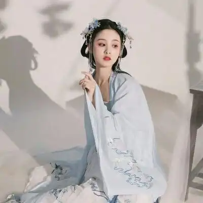 顾盼倩兮好听的女生名字古风纤纤素素可爱点