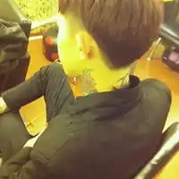 简单个性男生头像