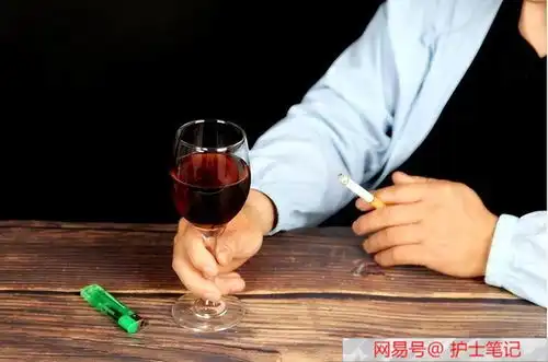 手背血管能看出寿命长短医生血管若有这些特征,恭喜你很健康