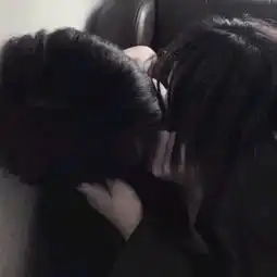 女生假装喜欢你3个特征,赶紧撤,你感动不了她