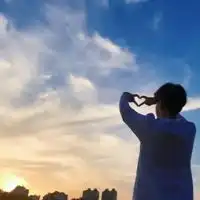 qq头像情侣唯美唯美侧背影好看qq情侣头像