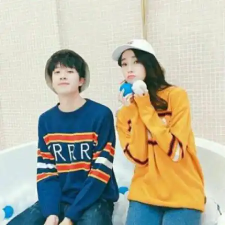 好看的情侣头像真人一人一张回想和你快乐甜蜜的样子
